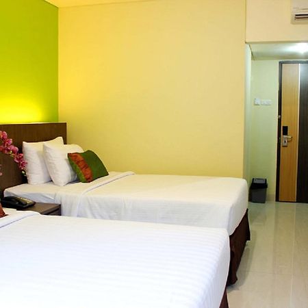 Bali De Anyer Hotel & Restaurant Exterior photo