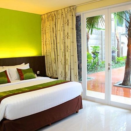 Bali De Anyer Hotel & Restaurant Exterior photo