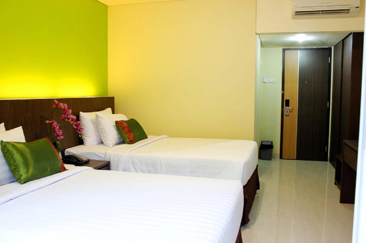 Bali De Anyer Hotel & Restaurant Exterior photo